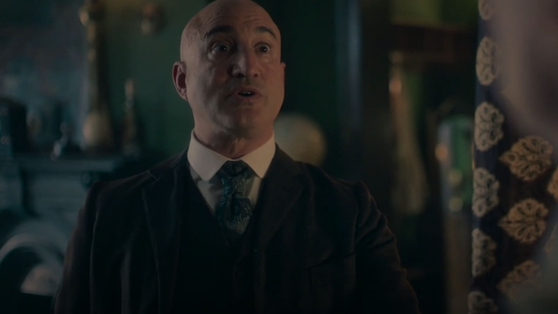 An image of Bertie Birtwistle from Sherlock Holmes season 1 (Image via The CW)